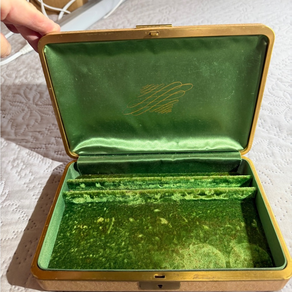 Source Unknown Gold-Tone Jewelry Box with Green Velvet Interior